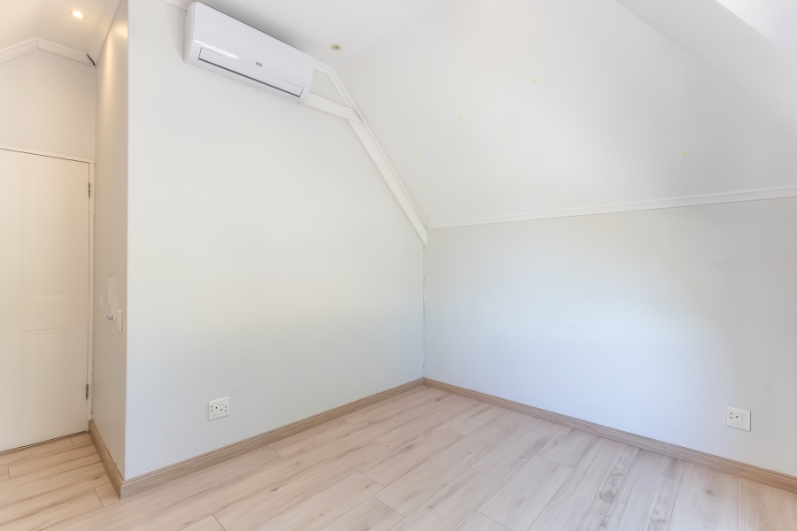 4 Bedroom Property for Sale in Pearl Valley at Val de Vie Western Cape